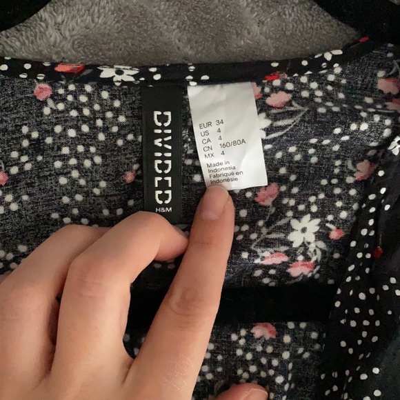 H&M Divided floral print wrap dress - Picture 4 of 5